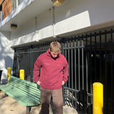 Modelo con Sudadera Priority Gundy Sonderstories I