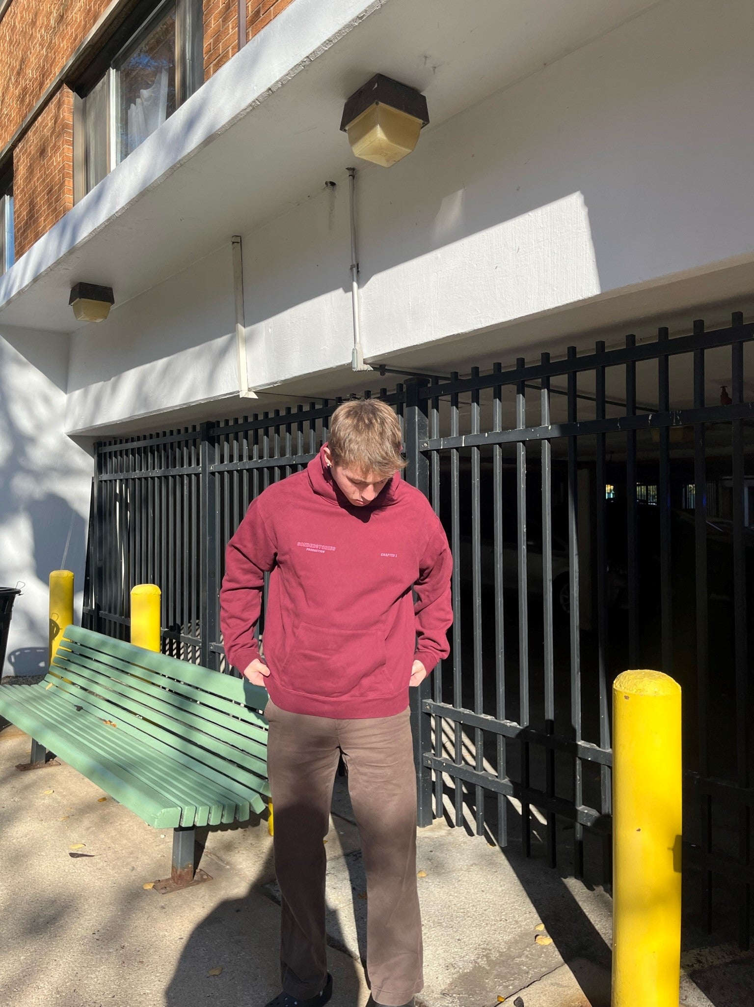 Modelo con Sudadera Priority Gundy Sonderstories I