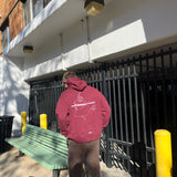 Modelo con Sudadera Priority Gundy Sonderstories II