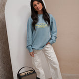 Modelo con Sudadera Mistake Azul Sonderstories I