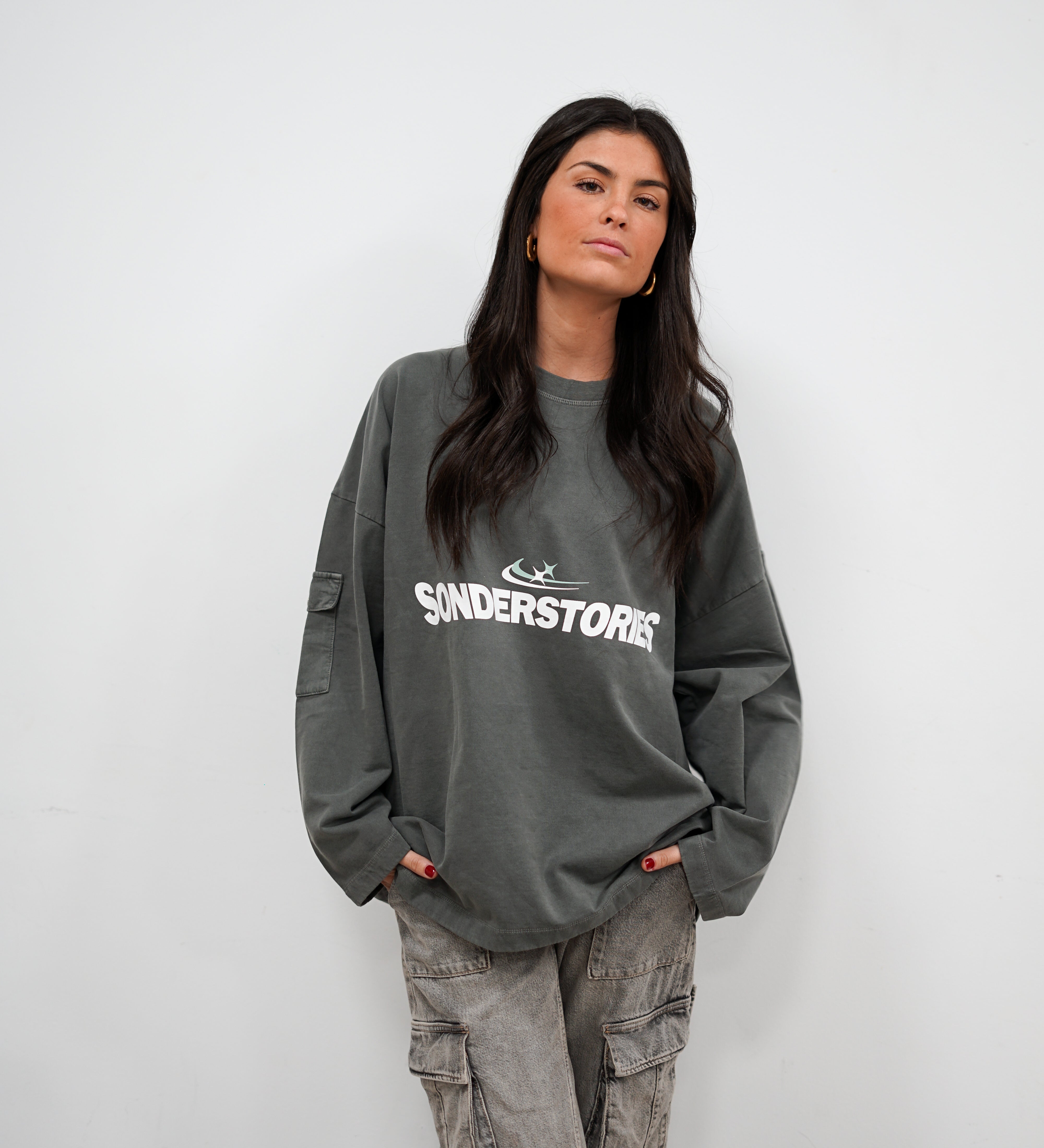 Modelo con Sudadera Obsession Sonderstories I