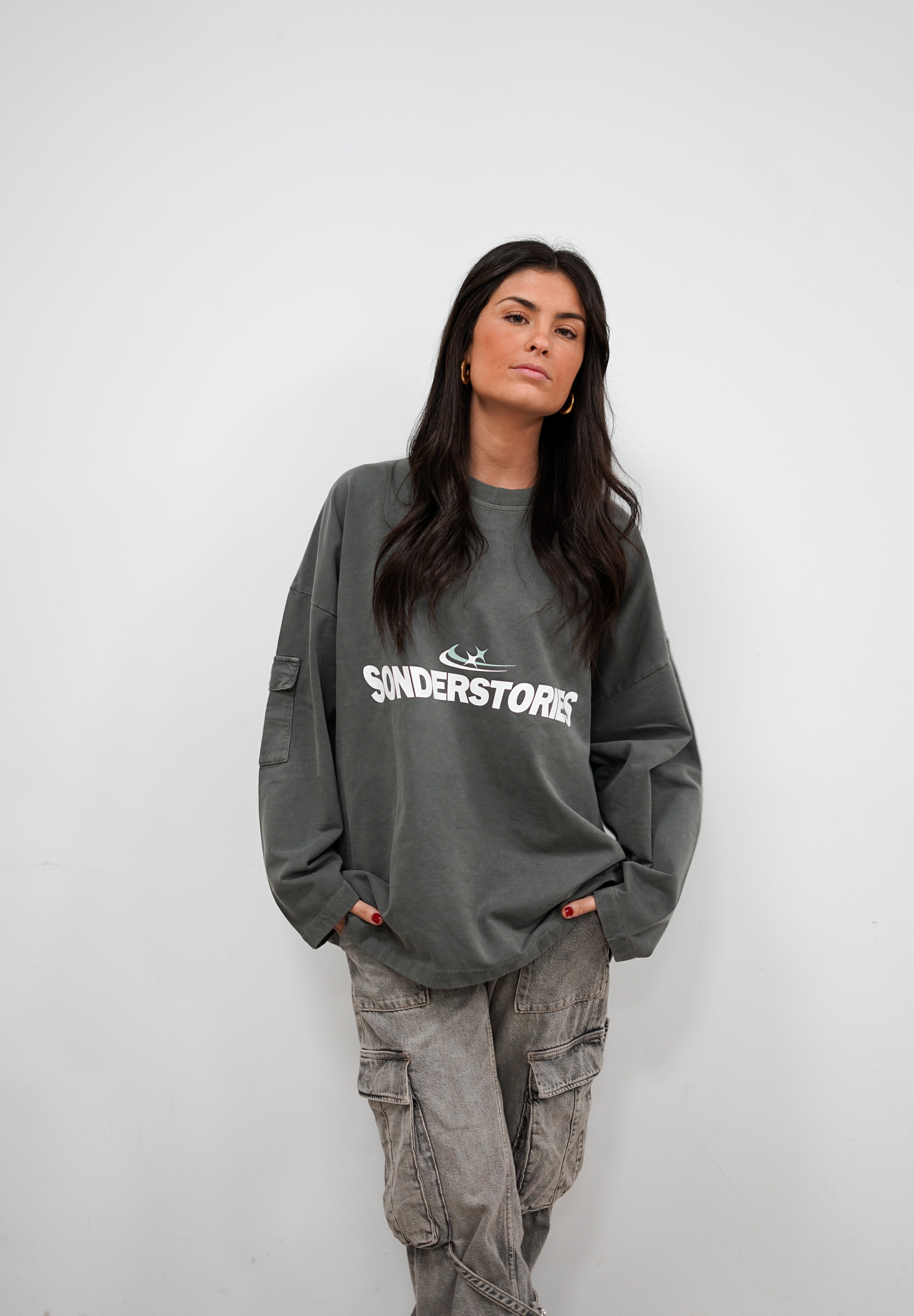 Modelo con Sudadera Obsession Sonderstories I