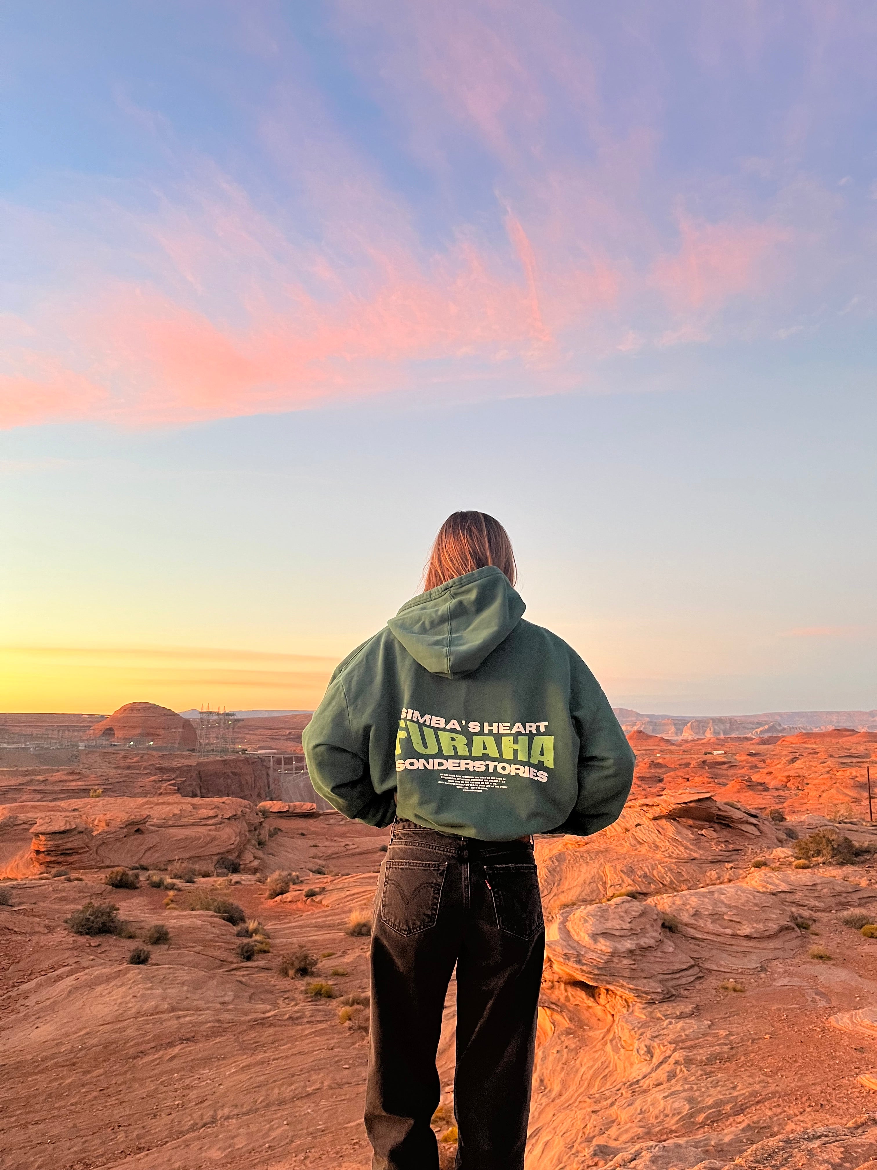 Modelo con Sudadera Tanzania Sonderstories I